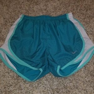 Womens Nike windshorts